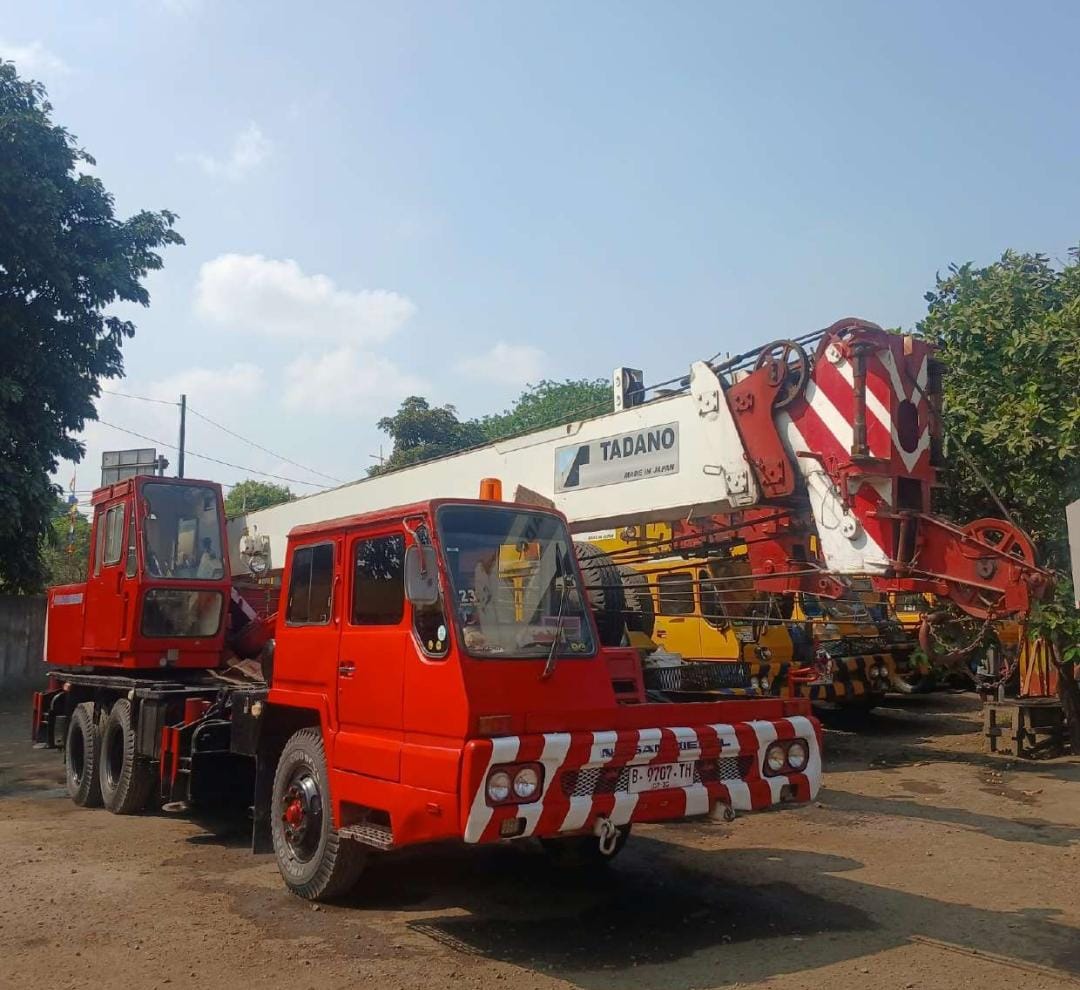 Mobile Crane 20 Ton Cianjur