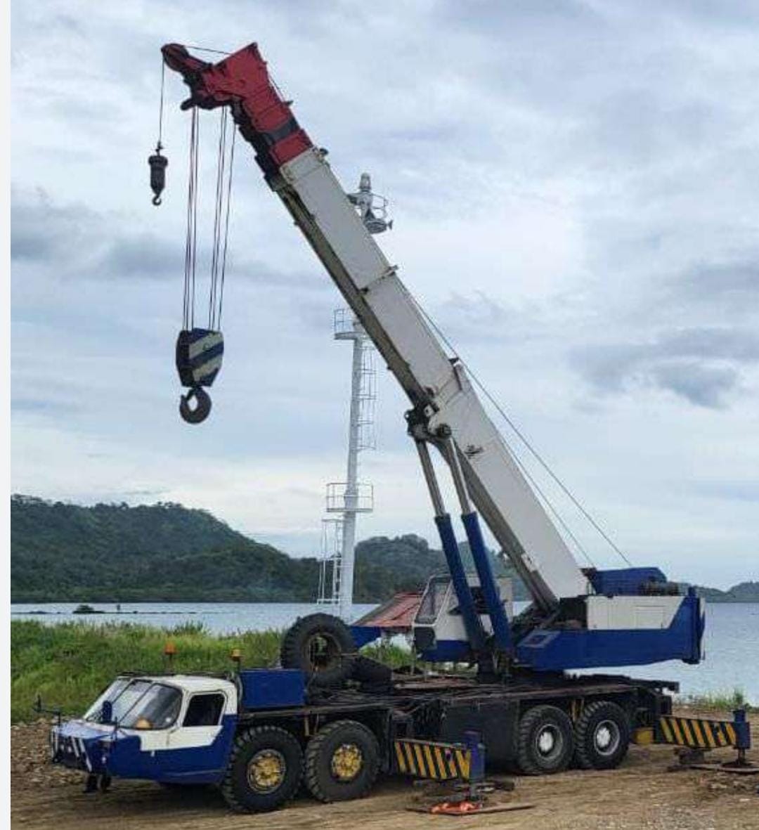Mobile Crane 100 Ton Cianjur